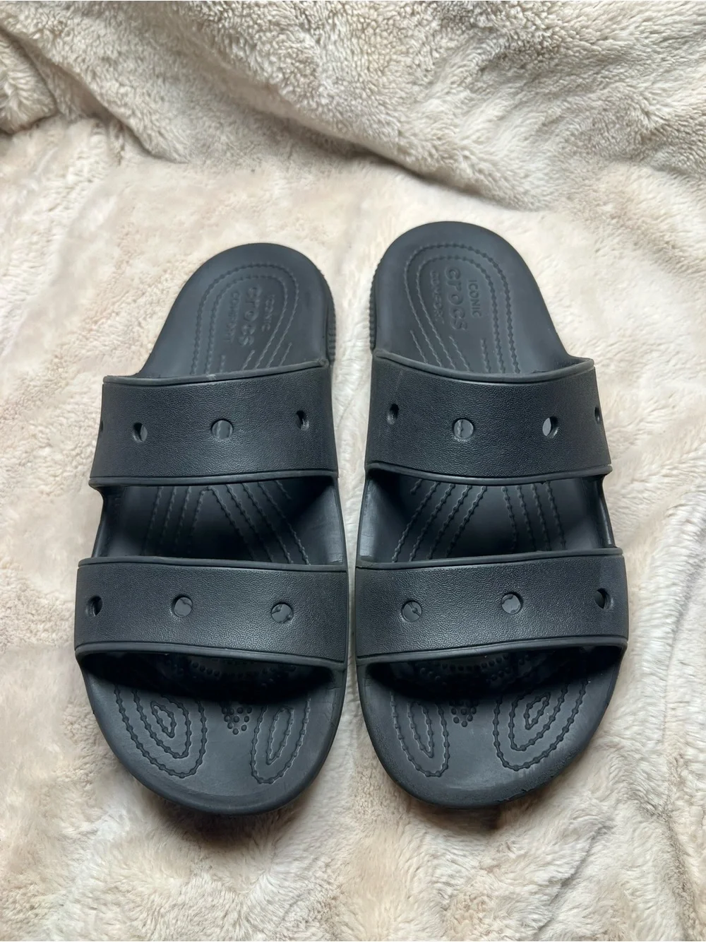 Crocs Classic Sandal 2.0 two-strap slide sandals womens size 9